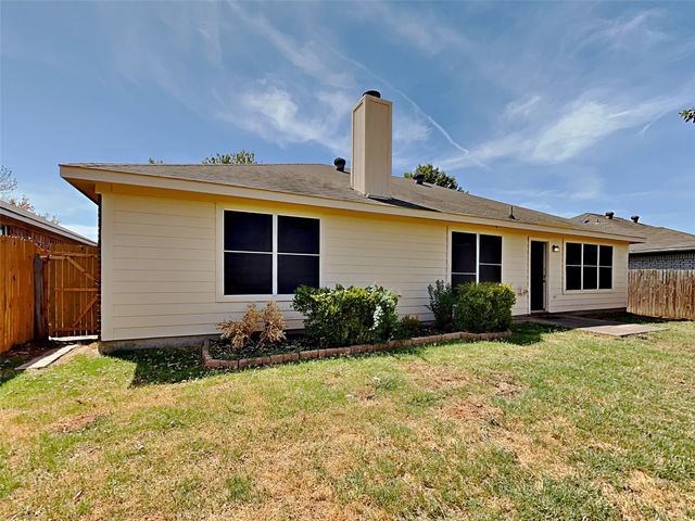 1804 Saint Nevis Drive, Mansfield, TX 76063