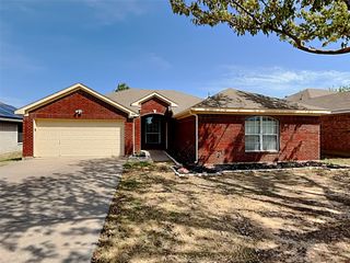1804 Saint Nevis Drive, Mansfield, TX 76063