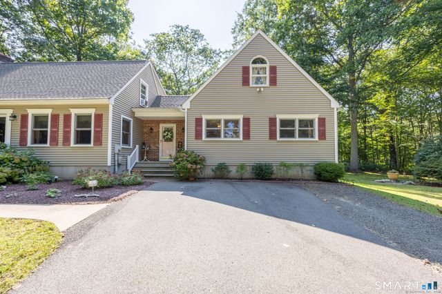 7 Stephens Court, Clinton, CT 06413