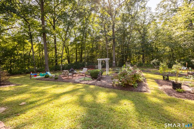 7 Stephens Court, Clinton, CT 06413