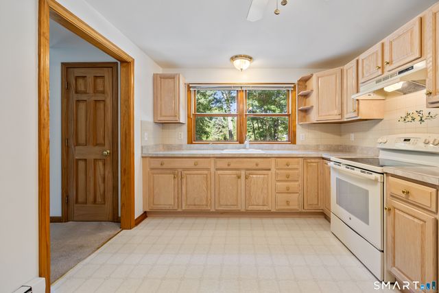 7 Stephens Court, Clinton, CT 06413