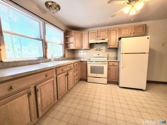 7 Stephens Court, Clinton, CT 06413