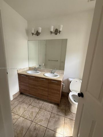 5186 NW 83rd Ct 5186, Doral, FL 33166