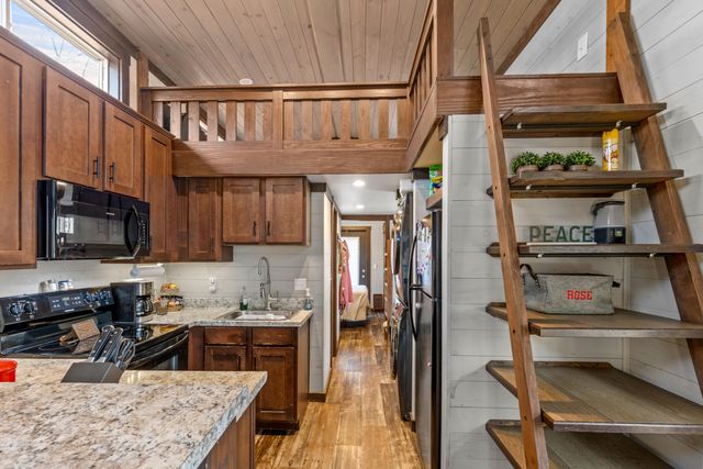 210 Mountain Laurel Lane, Monteagle, TN 37356