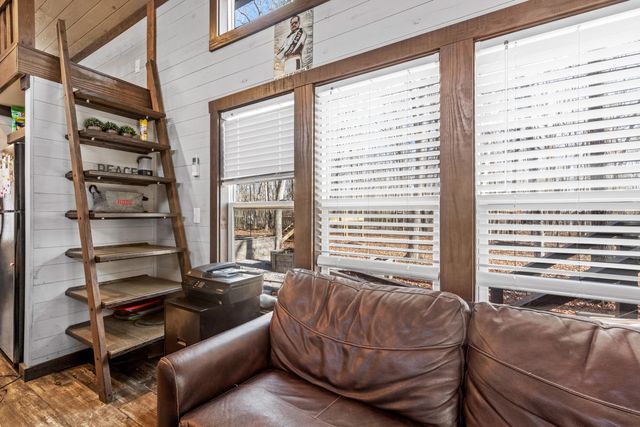 210 Mountain Laurel Lane, Monteagle, TN 37356