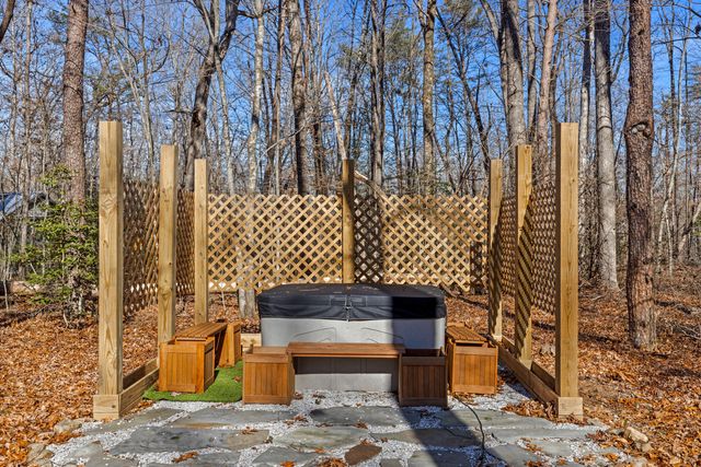 210 Mountain Laurel Lane, Monteagle, TN 37356