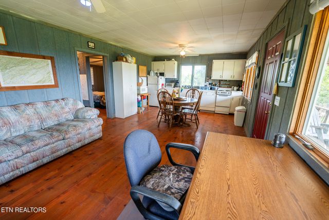 687 Big Springs Rd, Eidson, TN 37731