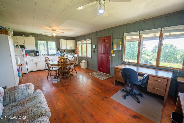 687 Big Springs Rd, Eidson, TN 37731
