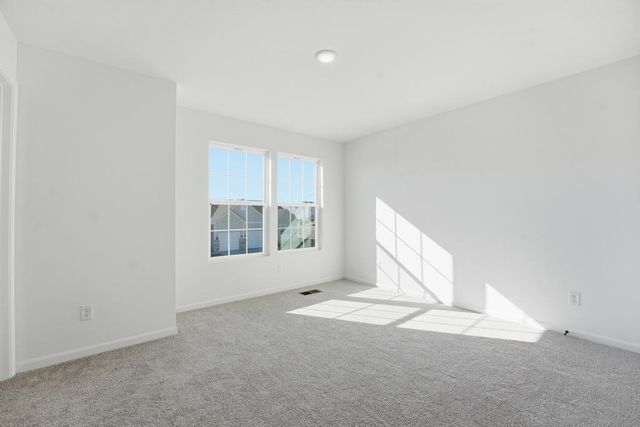 12402 S Acacia Drive, Lee's Summit, MO 64086