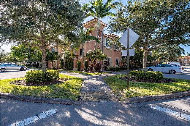 1009 SW 144th Ave 2701, Pembroke Pines, FL 33027