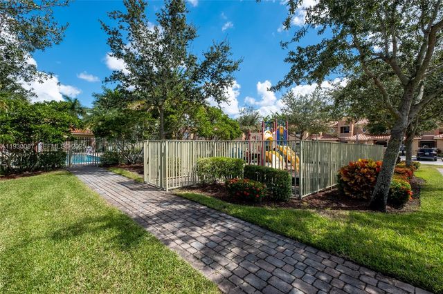 1009 SW 144th Ave 2701, Pembroke Pines, FL 33027