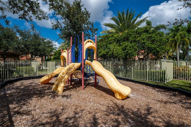 1009 SW 144th Ave 2701, Pembroke Pines, FL 33027