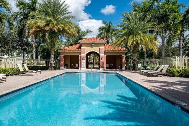 1009 SW 144th Ave 2701, Pembroke Pines, FL 33027