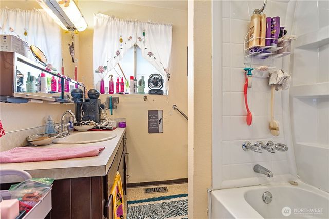 3340 Cherrywood Avenue, Bellingham, WA 98225