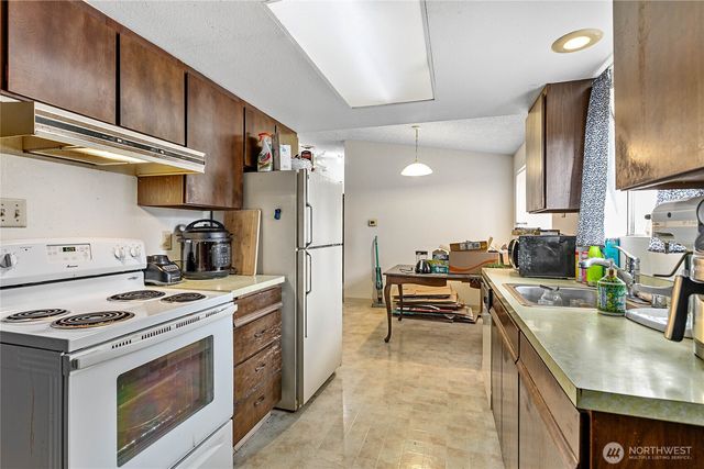 3340 Cherrywood Avenue, Bellingham, WA 98225