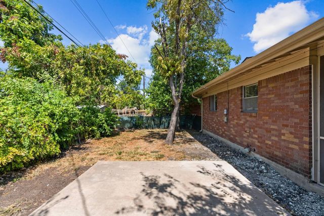 2205 Lanier DR B, Austin, TX 78757