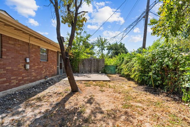 2205 Lanier DR B, Austin, TX 78757