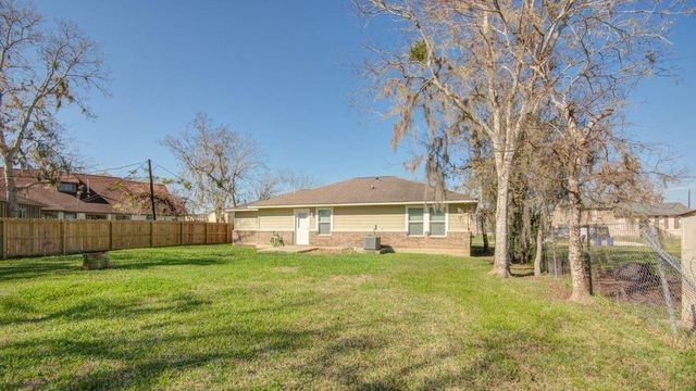 253 Briarcreek Street, Richwood, TX 77531