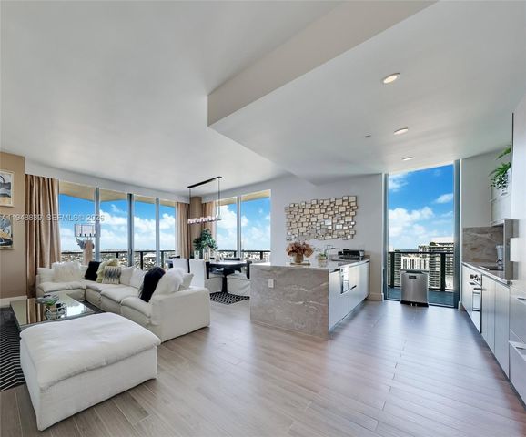 1300 S Miami Ave PH5110, Miami, FL 33130