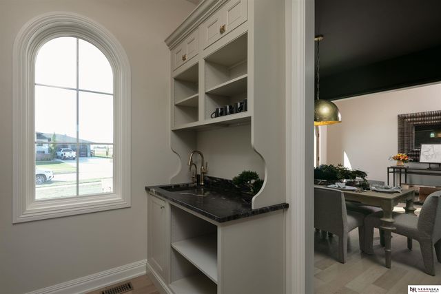 7100 NW 3rd Street, Lincoln, NE 68521