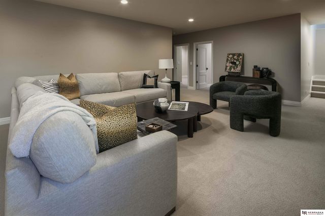 7100 NW 3rd Street, Lincoln, NE 68521