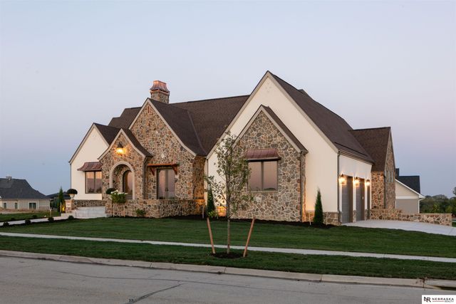 7100 NW 3rd Street, Lincoln, NE 68521