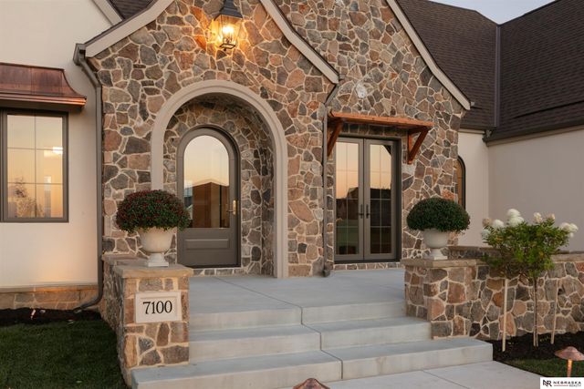 7100 NW 3rd Street, Lincoln, NE 68521