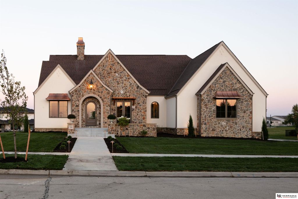 7100 NW 3rd Street, Lincoln, NE 68521