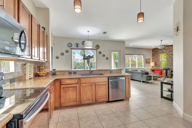 553 Gazetta Way, West Palm Beach, FL 33413