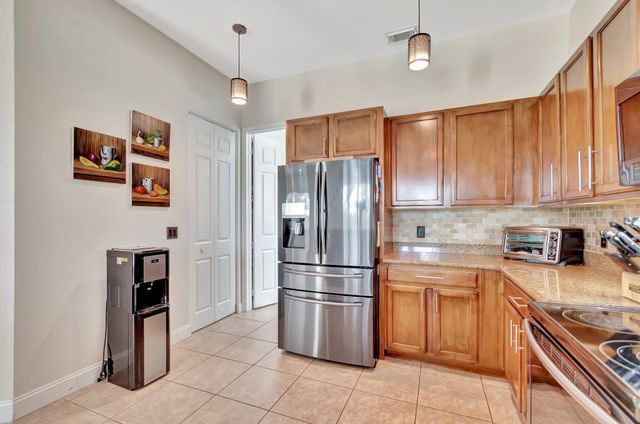 553 Gazetta Way, West Palm Beach, FL 33413