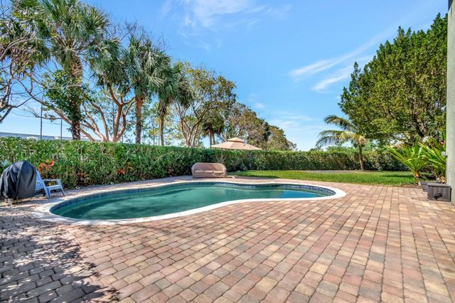 553 Gazetta Way, West Palm Beach, FL 33413