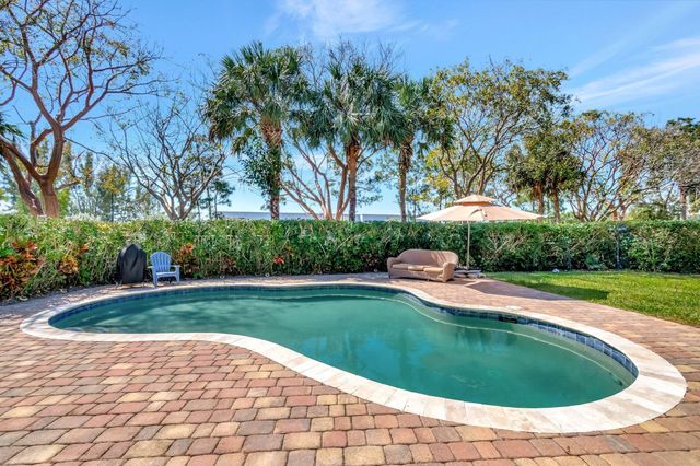 553 Gazetta Way, West Palm Beach, FL 33413