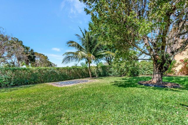 553 Gazetta Way, West Palm Beach, FL 33413