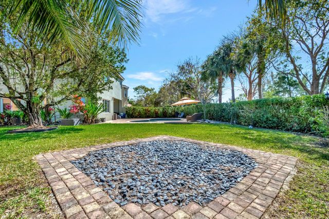 553 Gazetta Way, West Palm Beach, FL 33413