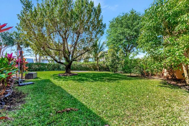 553 Gazetta Way, West Palm Beach, FL 33413