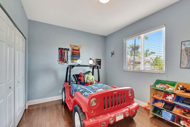 553 Gazetta Way, West Palm Beach, FL 33413