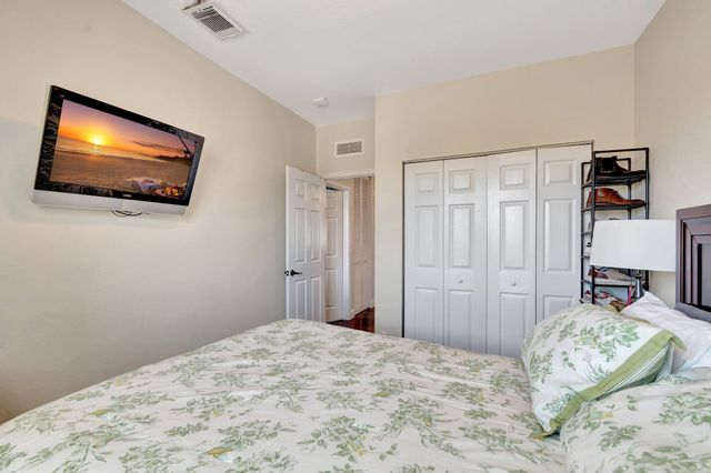 553 Gazetta Way, West Palm Beach, FL 33413