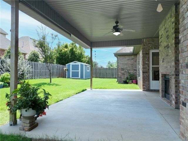 5401 S 61st Street, Rogers, AR 72758