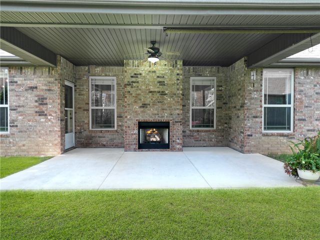 5401 S 61st Street, Rogers, AR 72758