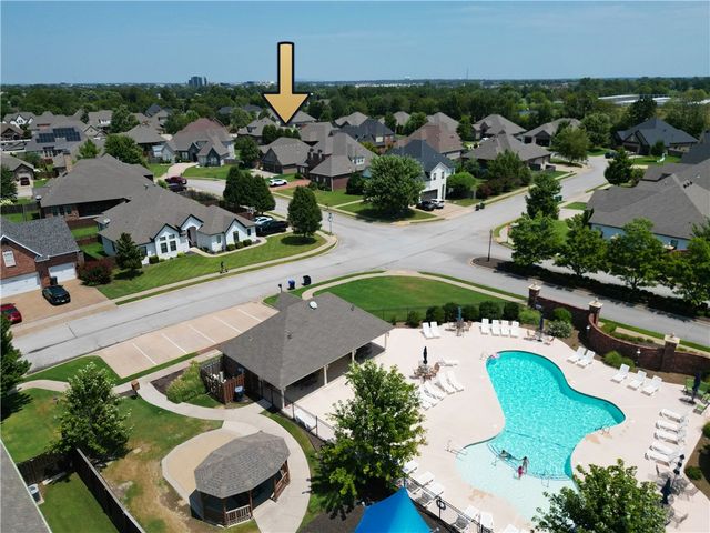 5401 S 61st Street, Rogers, AR 72758