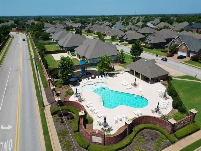 5401 S 61st Street, Rogers, AR 72758