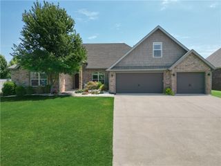 5401 S 61st Street, Rogers, AR 72758