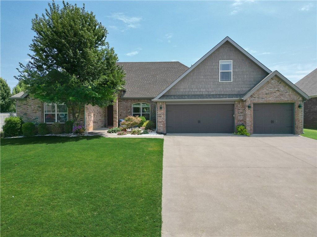 5401 S 61st Street, Rogers, AR 72758