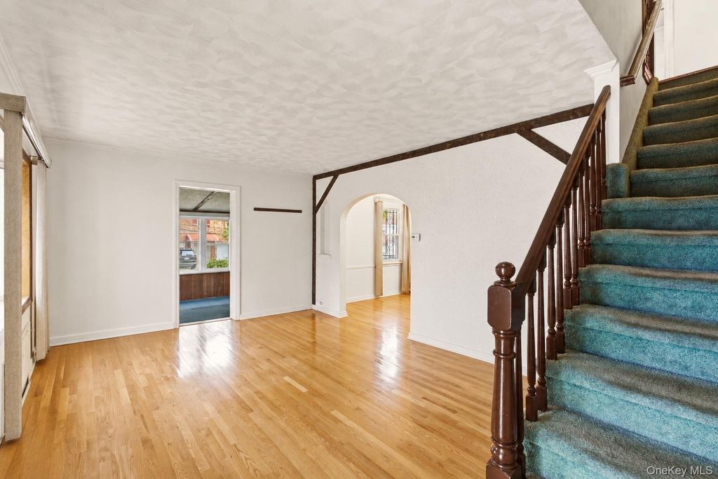 163-68 25th Avenue, Whitestone, NY 11357 — photo 2