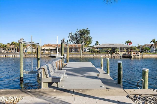 1984 KANSAS AVENUE NE, St Petersburg, FL 33703