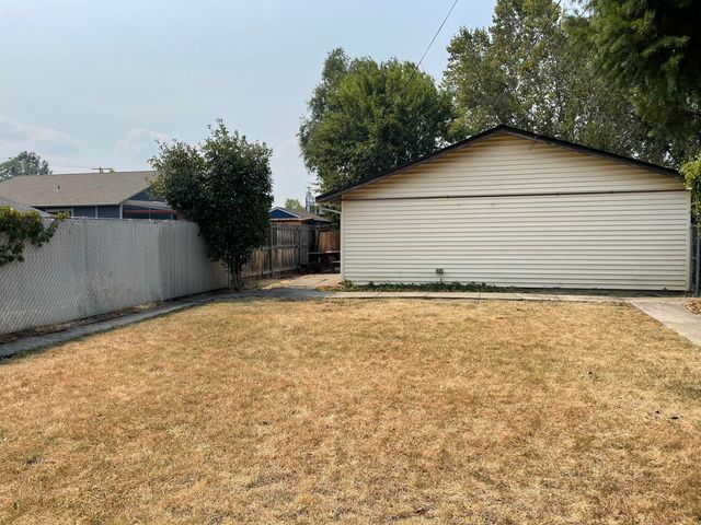 735 Kenyon Street, Medford, OR 97501