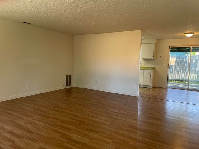 735 Kenyon Street, Medford, OR 97501