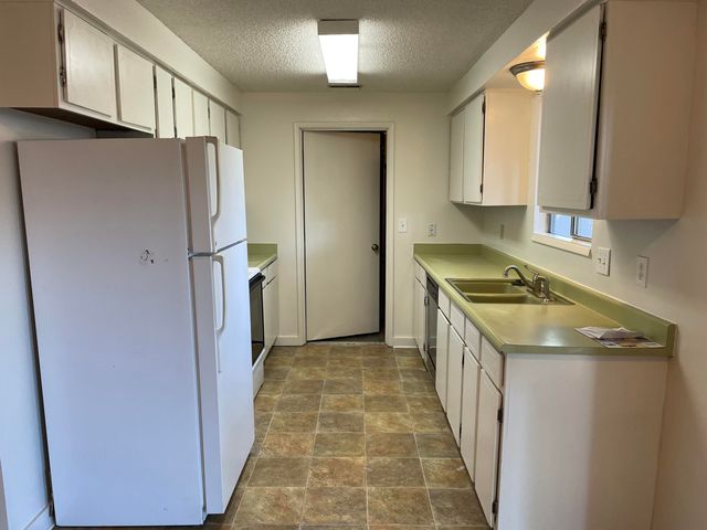 735 Kenyon Street, Medford, OR 97501