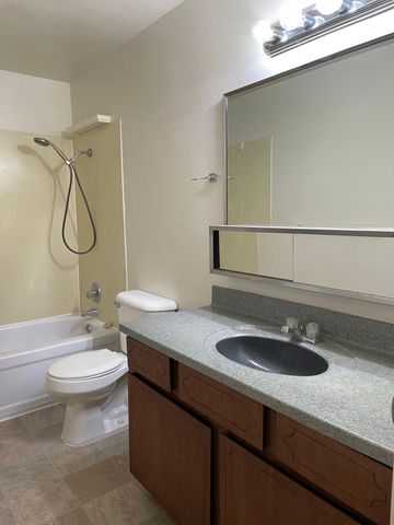 735 Kenyon Street, Medford, OR 97501