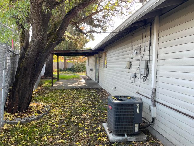 735 Kenyon Street, Medford, OR 97501